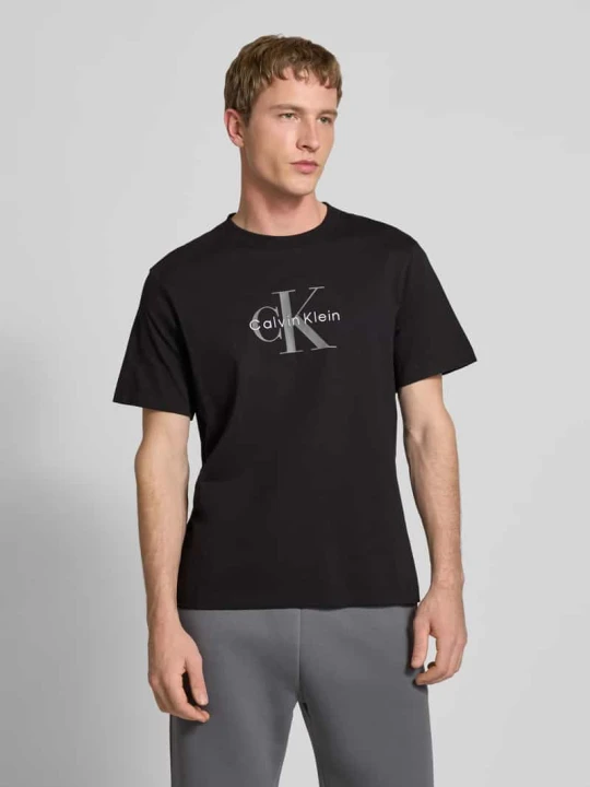 Zdjęcie produktu T-shirt z nadrukiem z logo i okrągłym dekoltem Calvin Klein Jeans Czarny