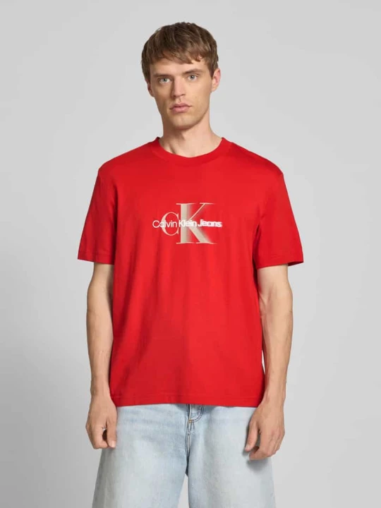 Zdjęcie produktu T-shirt z nadrukiem z logo i okrągłym dekoltem Calvin Klein Jeans Czerwony