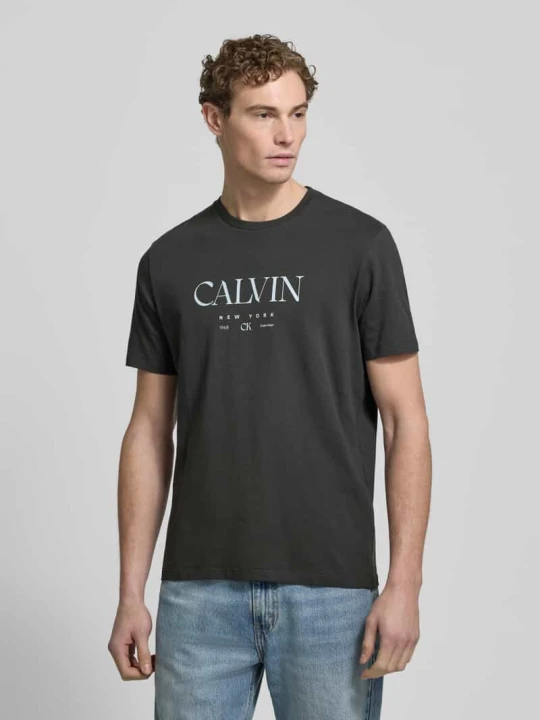Zdjęcie produktu t-shirt z nadrukiem z logo i okrągłym dekoltem Calvin Klein Czarny