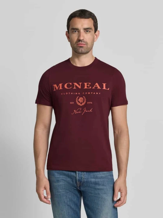 Zdjęcie produktu t-shirt z nadrukiem z logo i okrągłym dekoltem MCNEAL Ciemnoczerwony