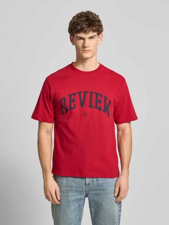 Zdjęcie produktu T-shirt z nadrukiem z logo i okrągłym dekoltem REVIEW Czerwony
