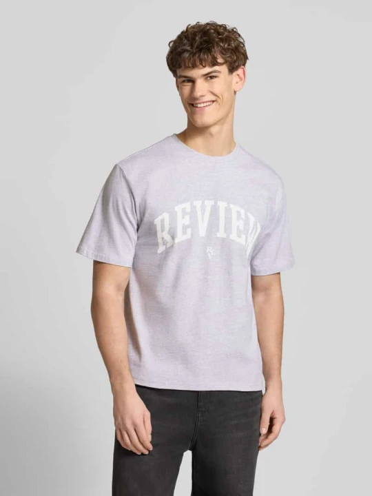 Zdjęcie produktu T-shirt z nadrukiem z logo i okrągłym dekoltem REVIEW Jasnoszary melanż