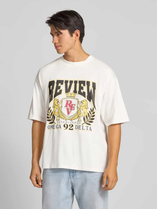 Zdjęcie produktu T-shirt z nadrukiem z logo i okrągłym dekoltem REVIEW Złamany biały