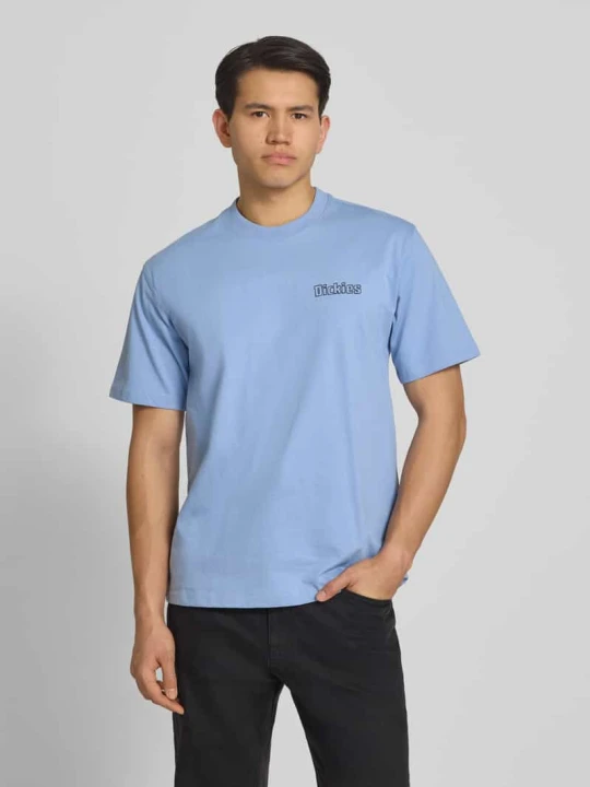 Zdjęcie produktu t-shirt z nadrukiem z logo model 'FAIRLAWN' Dickies Jasnoniebieski