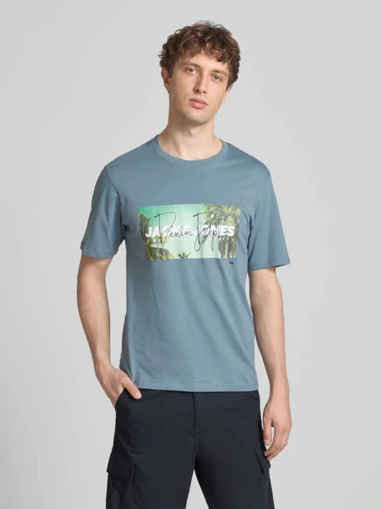 Zdjęcie produktu t-shirt z nadrukiem z logo model 'INDIANA' Jack&Jones Jeansowy niebieski