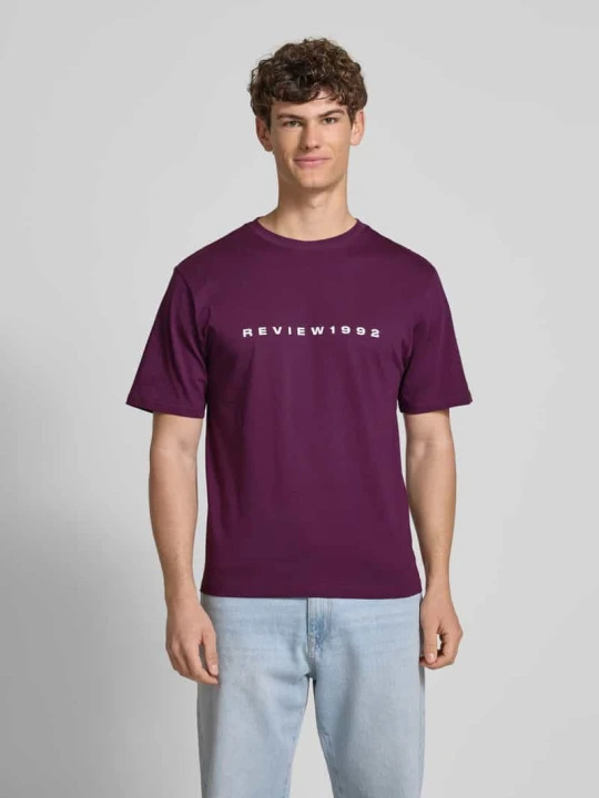 Zdjęcie produktu T-shirt z nadrukiem z logo REVIEW Śliwkowy