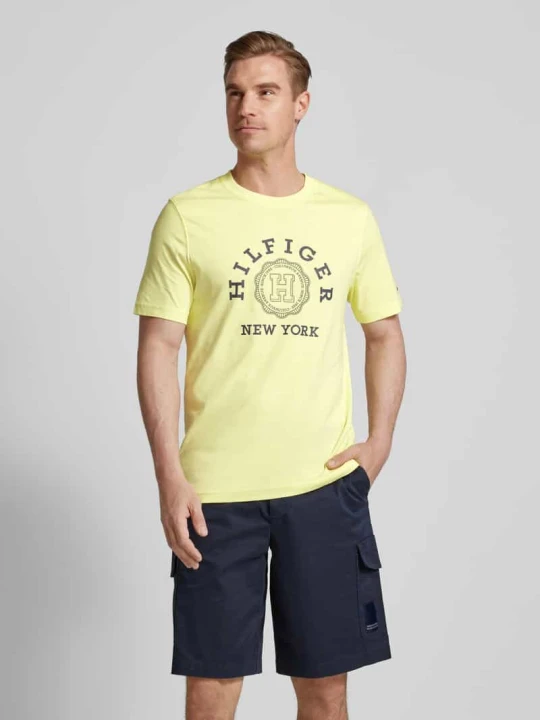 Zdjęcie produktu T-shirt z nadrukiem z logo Tommy Hilfiger Żółty