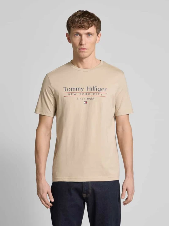 Zdjęcie produktu T-shirt z nadrukiem z logo Tommy Hilfiger Beżowy