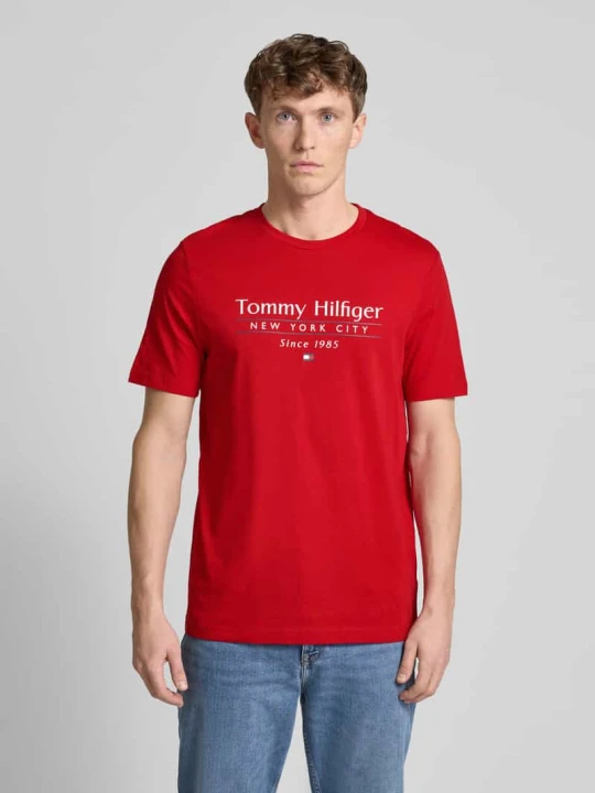 Zdjęcie produktu T-shirt z nadrukiem z logo Tommy Hilfiger Czerwony