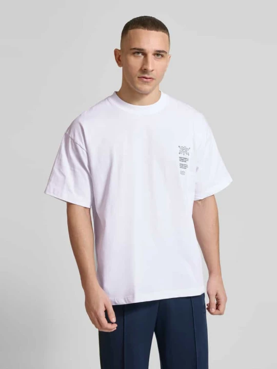 Zdjęcie produktu t-shirt z nadrukiem z napisem model 'Athletic Department' Another Cotton Lab Biały