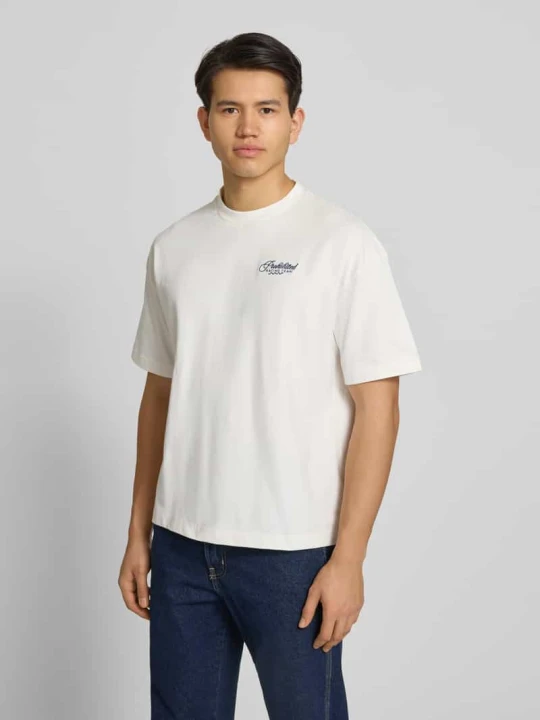 Zdjęcie produktu t-shirt z nadrukiem z tyłu model 'Cyclists Tee' PROHIBITED Złamany biały