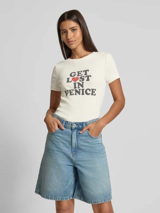 Zdjęcie produktu T-shirt z efektem prążkowania i napisem Jake*s Złamany biały
