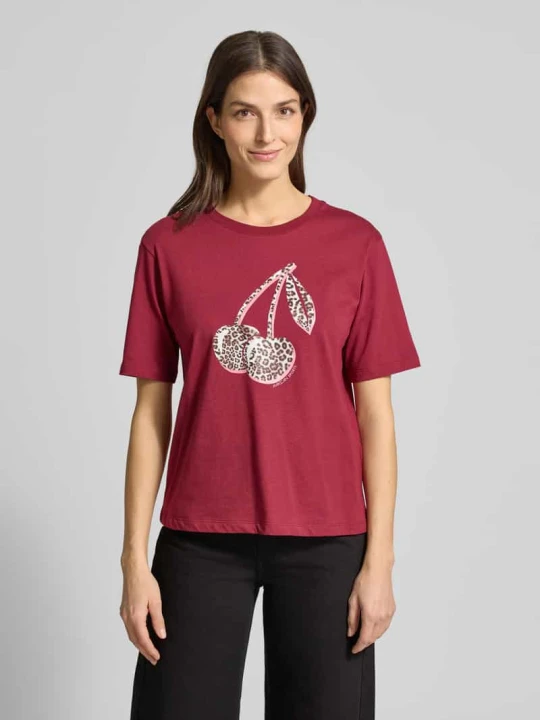 Zdjęcie produktu T-shirt z nadrukiem z motywem Marc Cain Wiśniowy