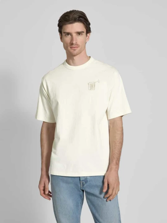 Zdjęcie produktu T-shirt z nadrukowanym motywem model ‘ARCHER’ Casual Friday Złamany biały