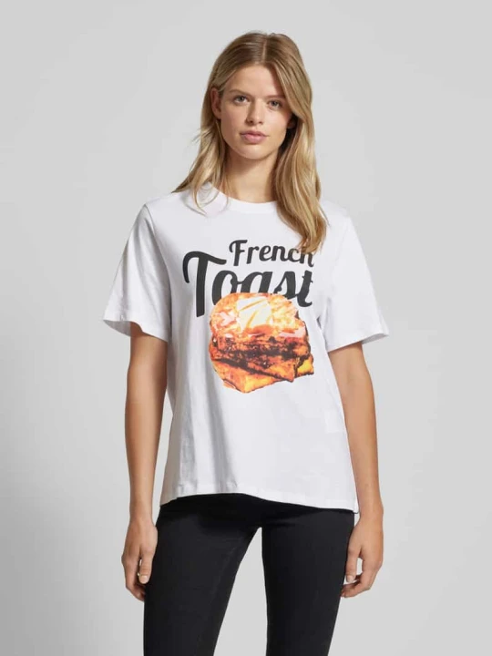 Zdjęcie produktu T-shirt z nadrukowanym motywem model ‘TALIA’ Pieces Biały