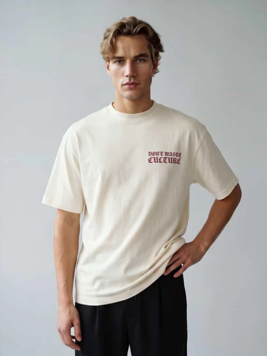 Zdjęcie produktu T-shirt z napisem i nadrukiem z tyłu Don't Waste Culture Złamany biały melanż