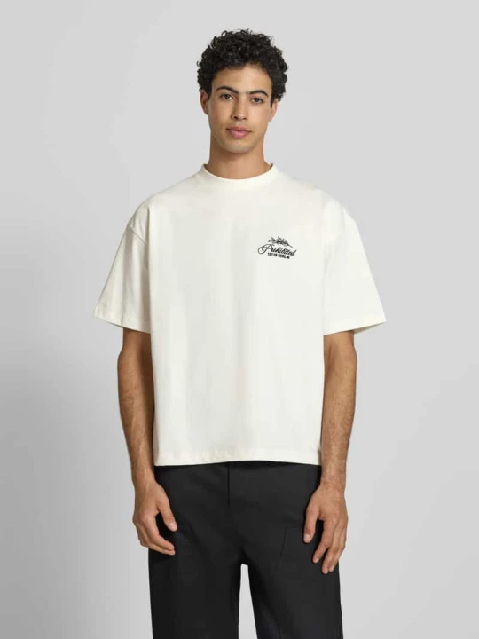 Zdjęcie produktu T-shirt z naszywanymi detalami z logo i okrągłym dekoltem PROHIBITED Złamany biały