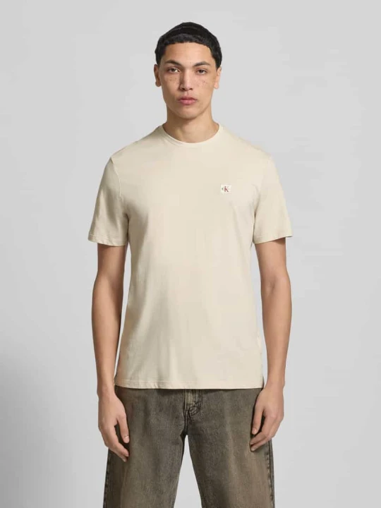 Zdjęcie produktu T-shirt z naszywką z logo Calvin Klein Jeans Piaskowy