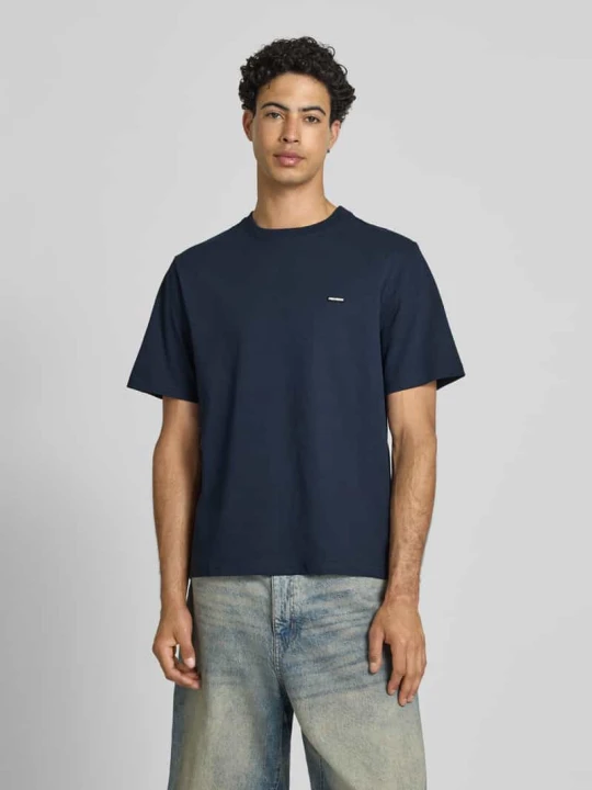 Zdjęcie produktu t-shirt z naszywką z logo i okrągłym dekoltem REVIEW Granatowy