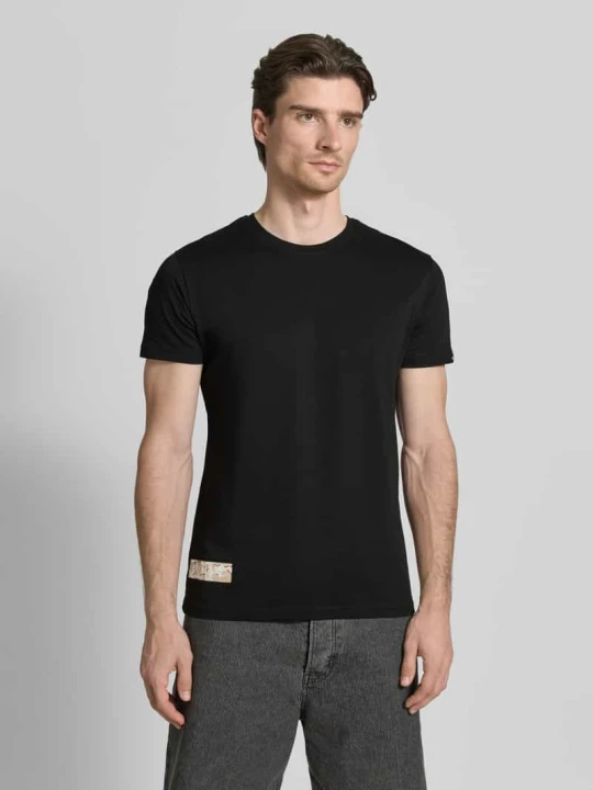 Zdjęcie produktu T-shirt z naszywką z logo model 'Camo' Alpha Industries czarny