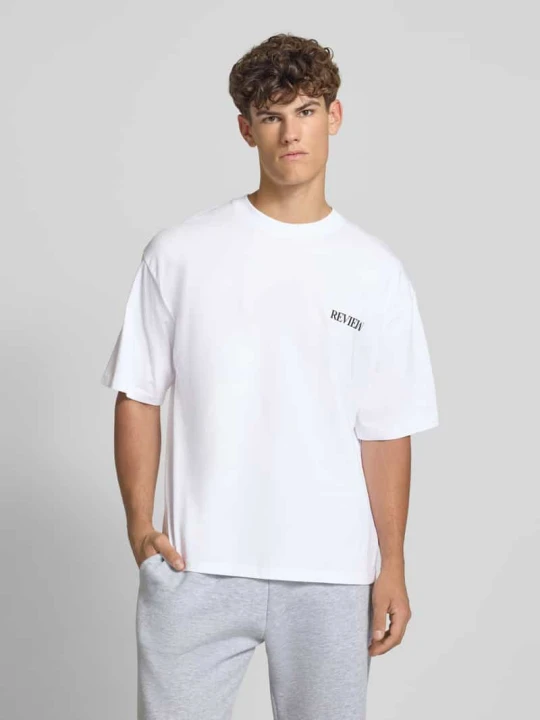 Zdjęcie produktu T-shirt z obniżonymi ramionami REVIEW Biały