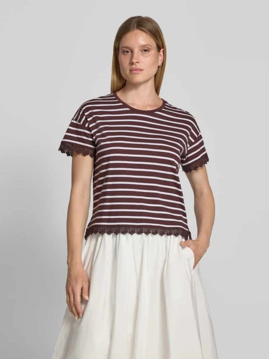 Zdjęcie produktu t-shirt z obszyciem koronką i okrągłym dekoltem MORE & MORE Ciemnobrązowy