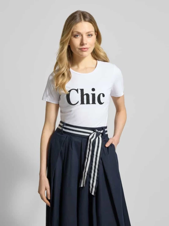 Zdjęcie produktu T-shirt z okrągłym dekoltem i perłami MORE & MORE Biały