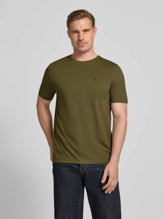 Zdjęcie produktu t-shirt z okrągłym dekoltem i wyhaftowanym logo FYNCH-HATTON Oliwkowy