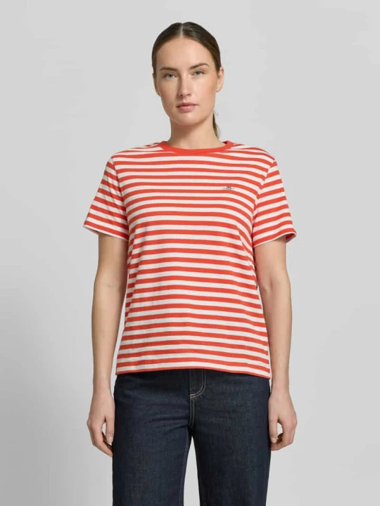 Zdjęcie produktu t-shirt z okrągłym dekoltem i wyhaftowanym logo Gant Jasnoczerwony