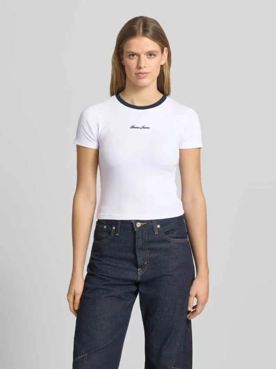 Zdjęcie produktu t-shirt z okrągłym dekoltem i wyhaftowanym logo Guess Biały