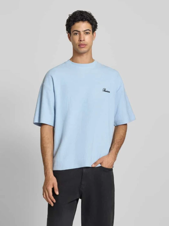 Zdjęcie produktu t-shirt z okrągłym dekoltem i wyhaftowanym logo REVIEW Jasnoniebieski