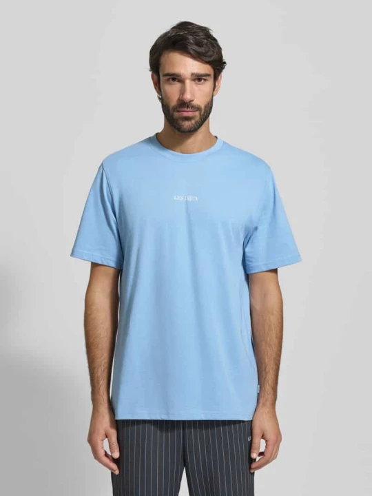Zdjęcie produktu T-shirt z okrągłym dekoltem Model 'Andrew' Les Deux Jasnoniebieski