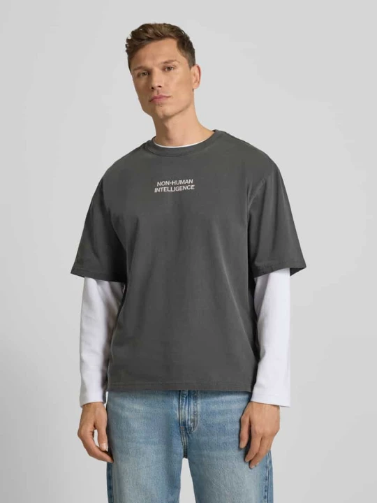 Zdjęcie produktu T-shirt z okrągłym dekoltem Model 'Gary' Wood Wood Ciemnoszary