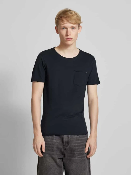 Zdjęcie produktu T-shirt z okrągłym dekoltem model ‘NOEL’ Blend Czarny