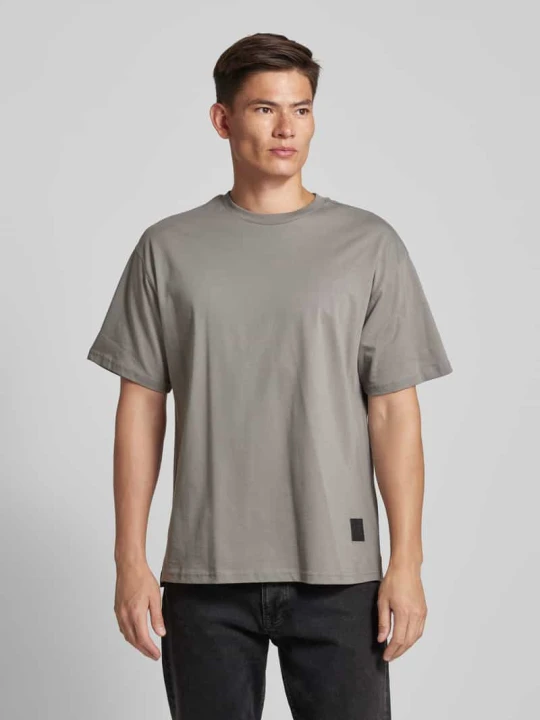 Zdjęcie produktu T-shirt z okrągłym dekoltem model ‘Quentino’ ELIAS RUMELIS Średnioszary