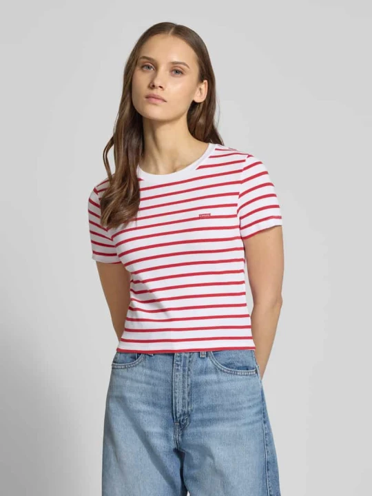 Zdjęcie produktu T-shirt w Efekt prążkowania z Wyhaftowane logo Levi's Czerwony