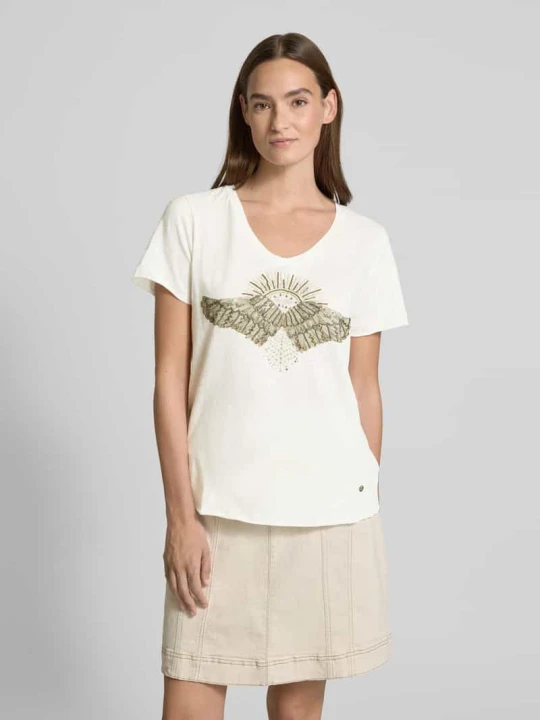 Zdjęcie produktu T-shirt z prążkowanym dekoltem w serek model ‘Nadine’ MOS MOSH Złamany biały
