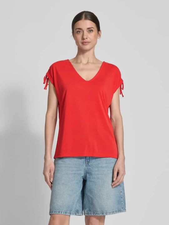 Zdjęcie produktu T-shirt z prążkowanym dekoltem w serek model ‘PERL’ B.Young Czerwony