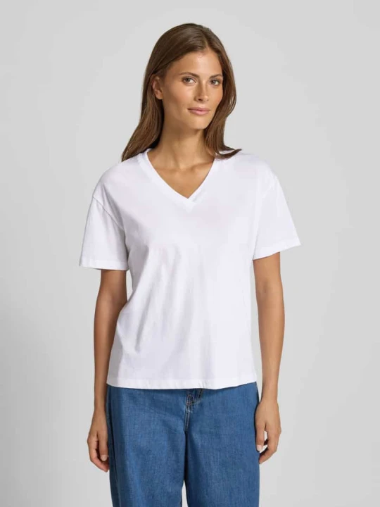 Zdjęcie produktu T-shirt z prążkowanym dekoltem w serek model ‘SAELI’ Samsøe Samsøe Biały