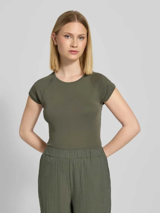 Zdjęcie produktu T-shirt z prążkowanym okrągłym dekoltem Jake*s Khaki