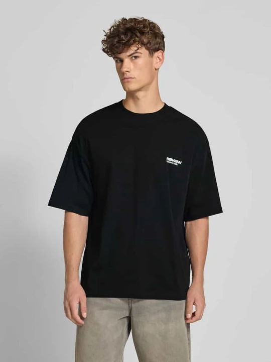 Zdjęcie produktu T-shirt z prążkowanym okrągłym dekoltem REVIEW Czarny
