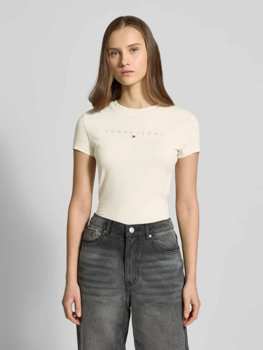 Zdjęcie produktu T-shirt z prążkowanym okrągłym dekoltem Tommy Jeans Piaskowy