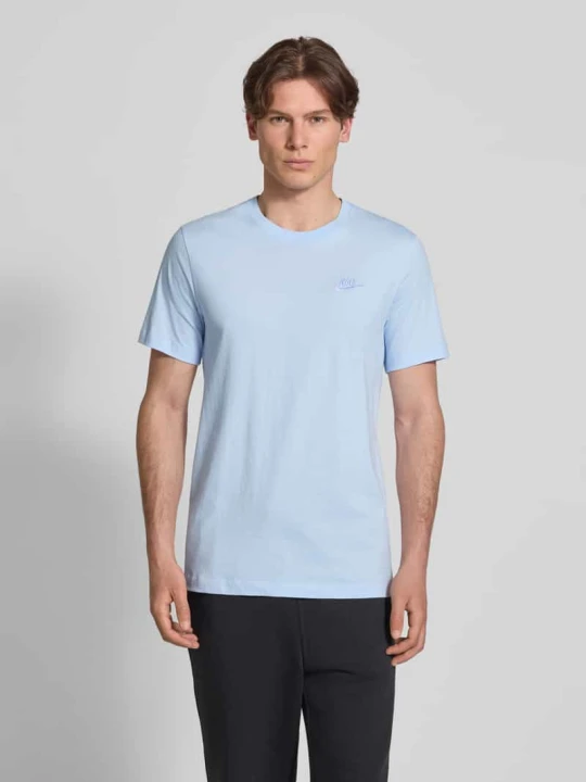 Zdjęcie produktu T-shirt z przeszyciem z logo Nike Jasnoniebieski
