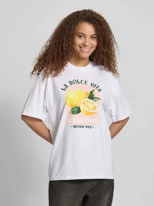 Zdjęcie produktu t-shirt z tylnym nadrukiem z motywem REVIEW Biały