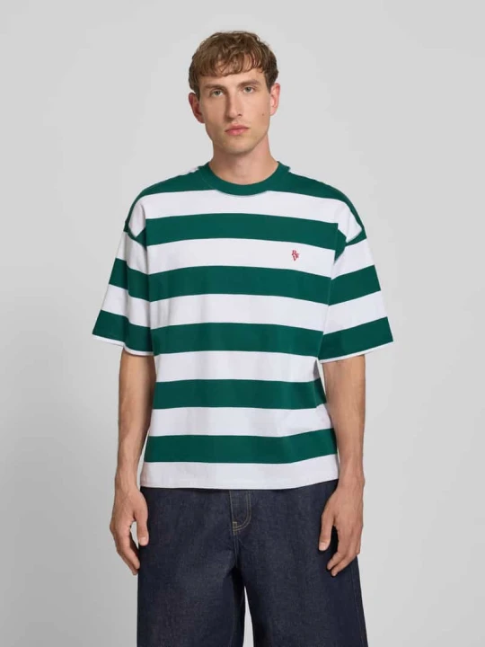 Zdjęcie produktu T-shirt z Wyhaftowane logo i Okrągły dekolt REVIEW Butelkowy zielony