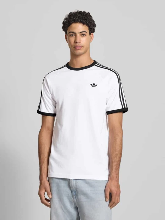 Zdjęcie produktu T-shirt z wyhaftowanym logo adidas Originals Biały