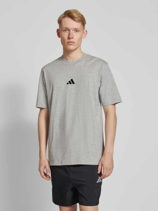Zdjęcie produktu T-shirt z wyhaftowanym logo Adidas Jasnoszary