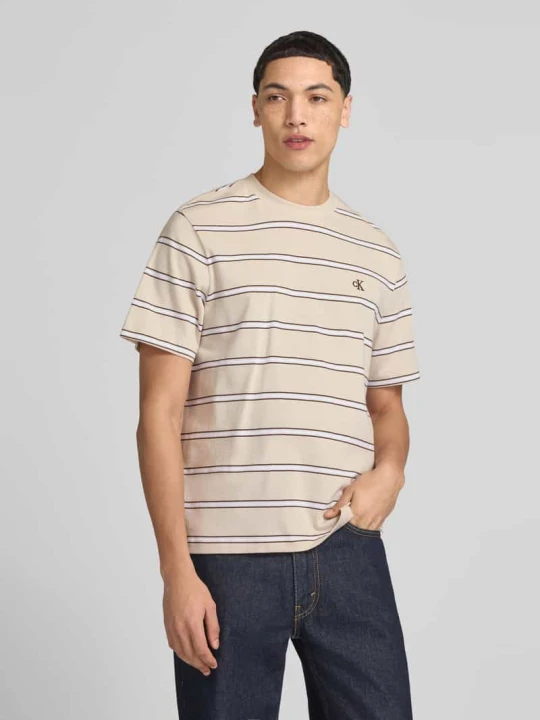 Zdjęcie produktu t-shirt z wyhaftowanym logo Calvin Klein Jeans Piaskowy