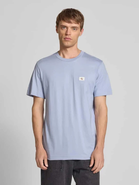 Zdjęcie produktu T-shirt z wyhaftowanym logo i okrągłym dekoltem Calvin Klein Jeans Jasnoniebieski melanż
