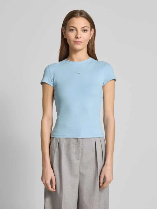 Zdjęcie produktu T-shirt z wyhaftowanym logo — LeGer Studio Kollektion Jasnoniebieski